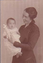 Med äldsta dotter Kerstin 1915